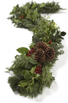 6ft Deluxe Holly & Greens Garland